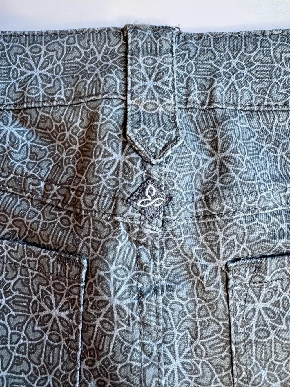 prAna Kara Cuffed Chino Silver Spain Organic Cotton Shorts Size 0